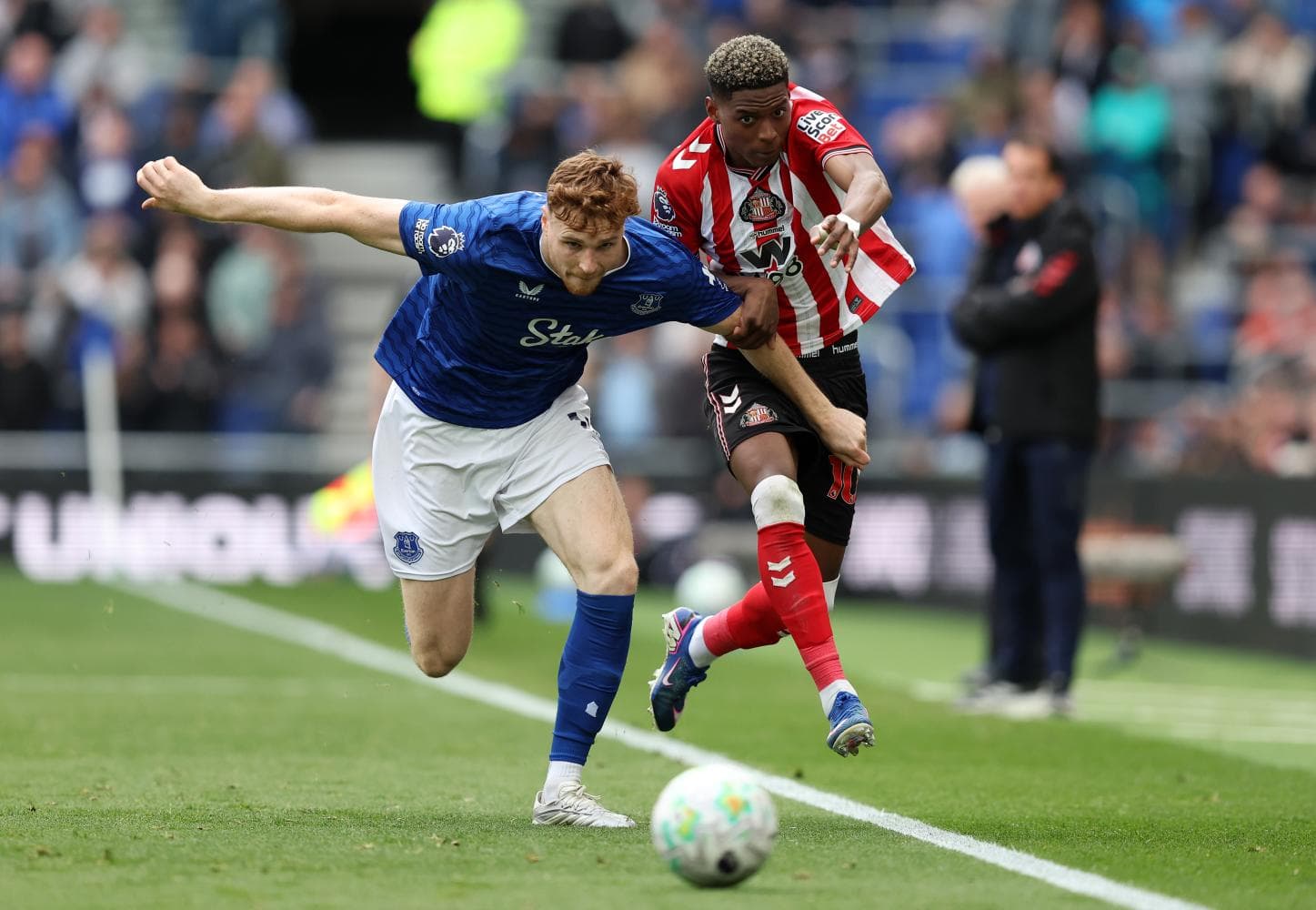 Joueur d'Everton en action contre Sunderland