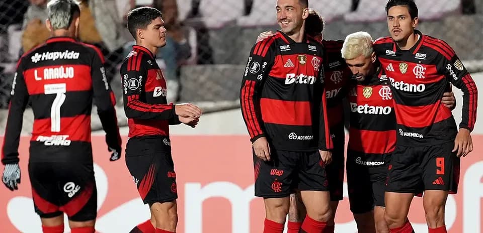 Joueurs de Flamengo célébrant un but