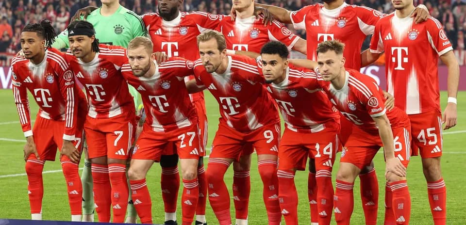 Équipe du Bayern Munich posant avant le match