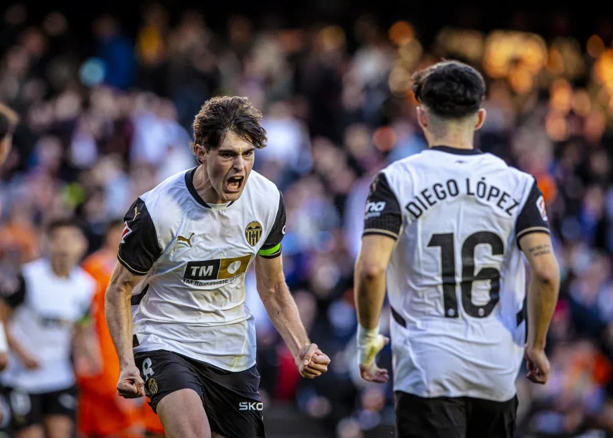 Joueur de Valence célébrant un but