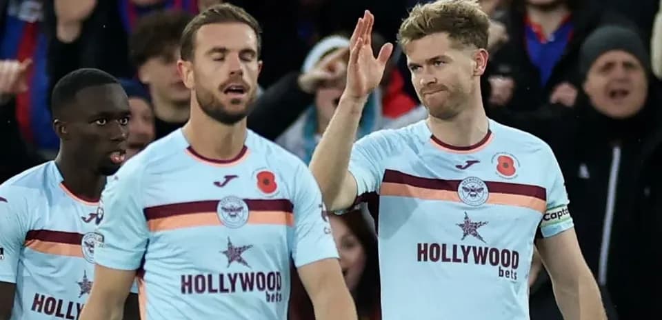 Joueurs de Brentford célébrant un but dans le match