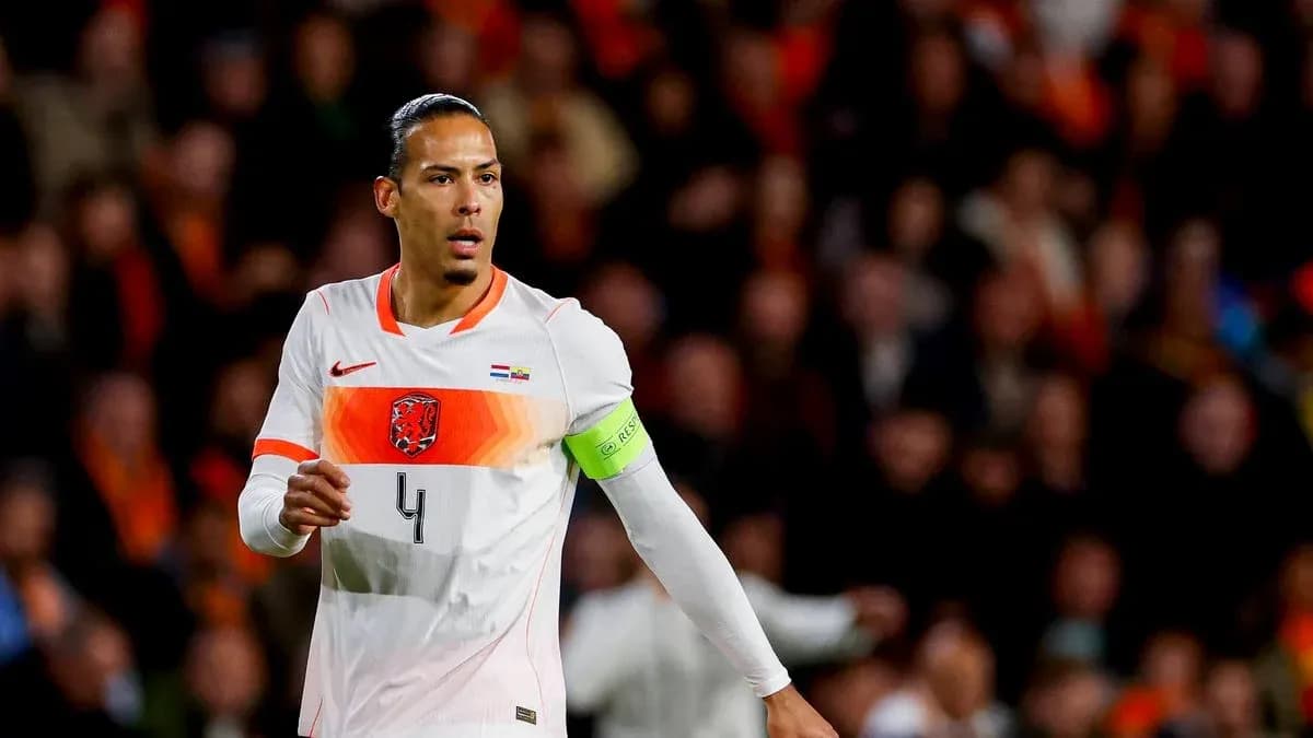 Joueur néerlandais portant le numéro 4 sur le terrain