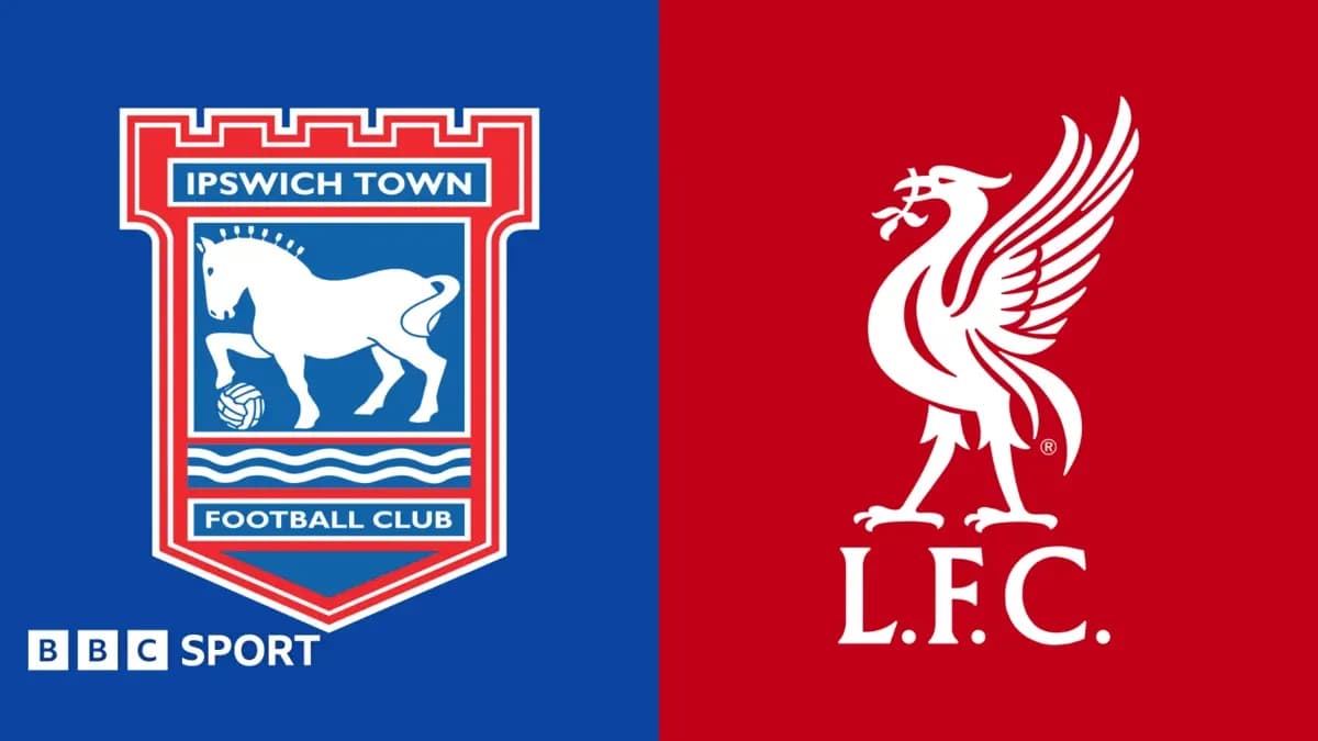 Logos d'Ipswich Town et Liverpool sur fond coloré