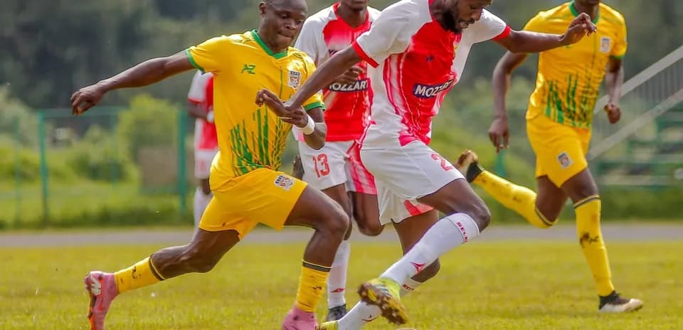 Joueurs en action lors du match de football