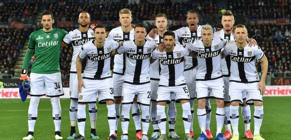 Équipe de Parme en formation avant le match