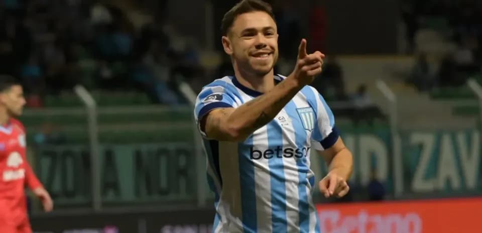 Joueur de Racing Club célébrant un but