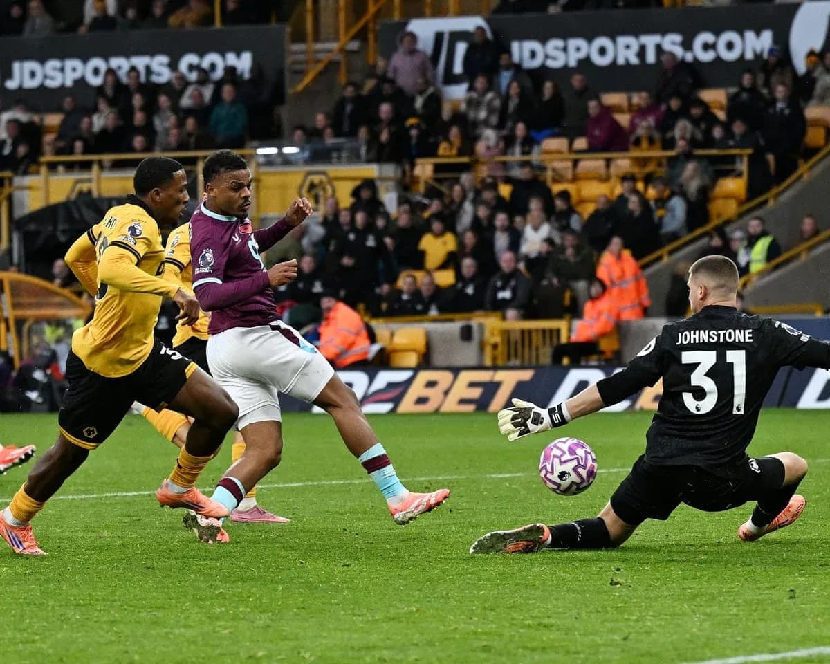 Action durant le match Burnley contre Wolves