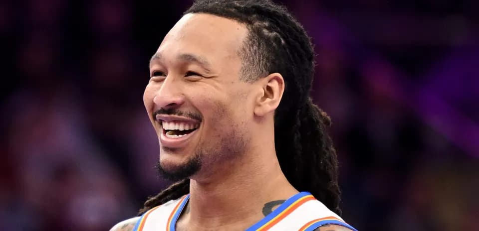 Joueur souriant lors d'un événement de basket-ball