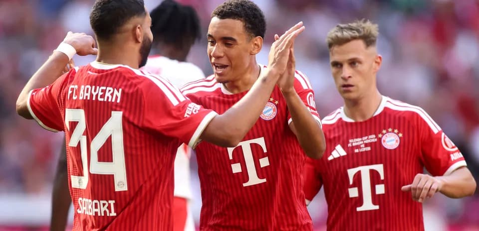 Joueurs du Bayern célébrant un but ensemble