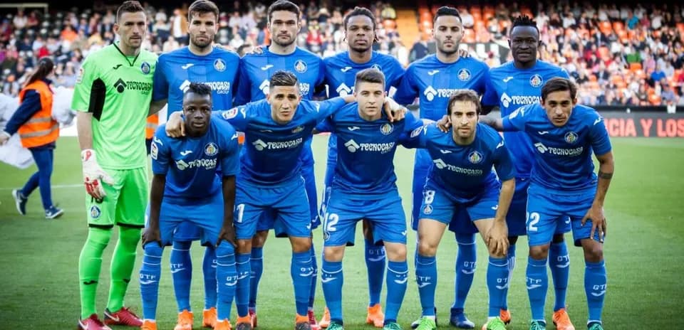 Équipe de Getafe posant avant un match