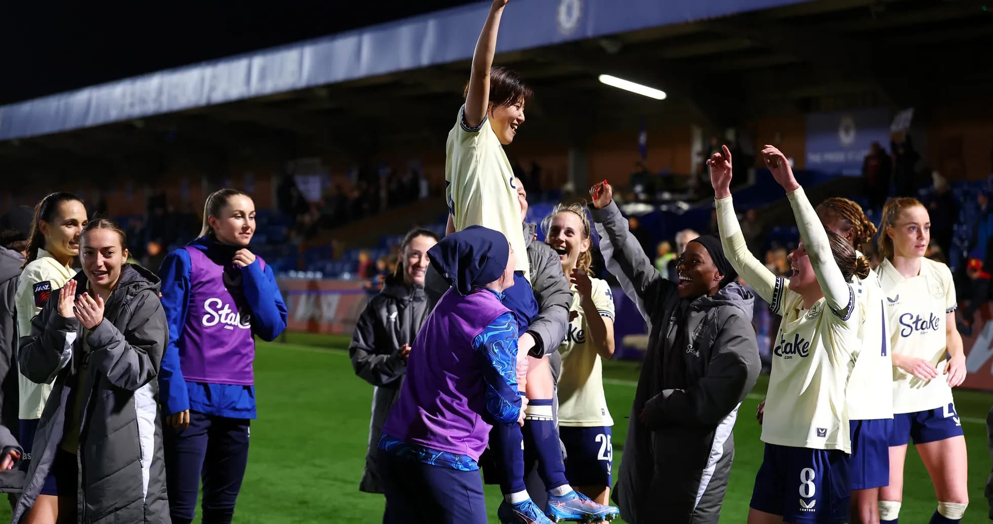 Joueurs de Chelsea W célébrant une victoire