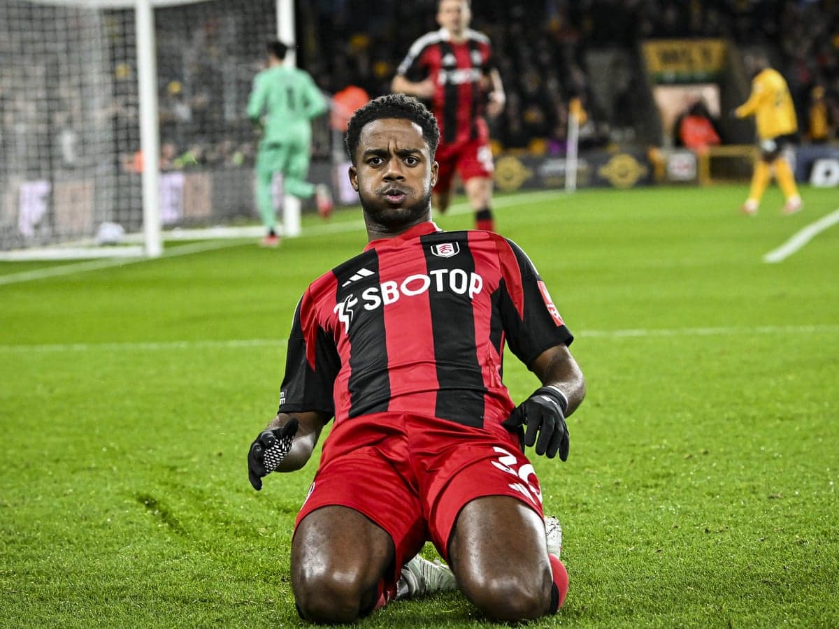 Joueur de Fulham célébrant un but