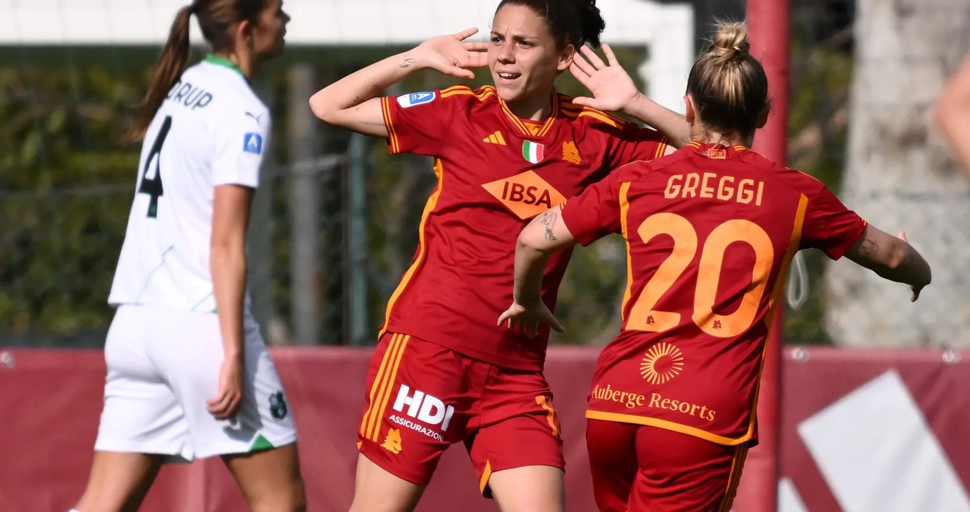 Joueuses de la Roma célébrant un but