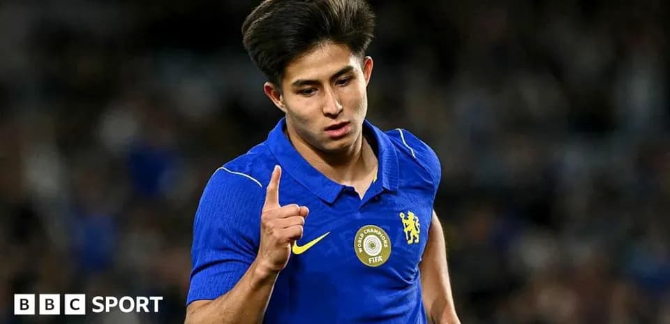 Joueur de Chelsea célébrant un but lors d'un match