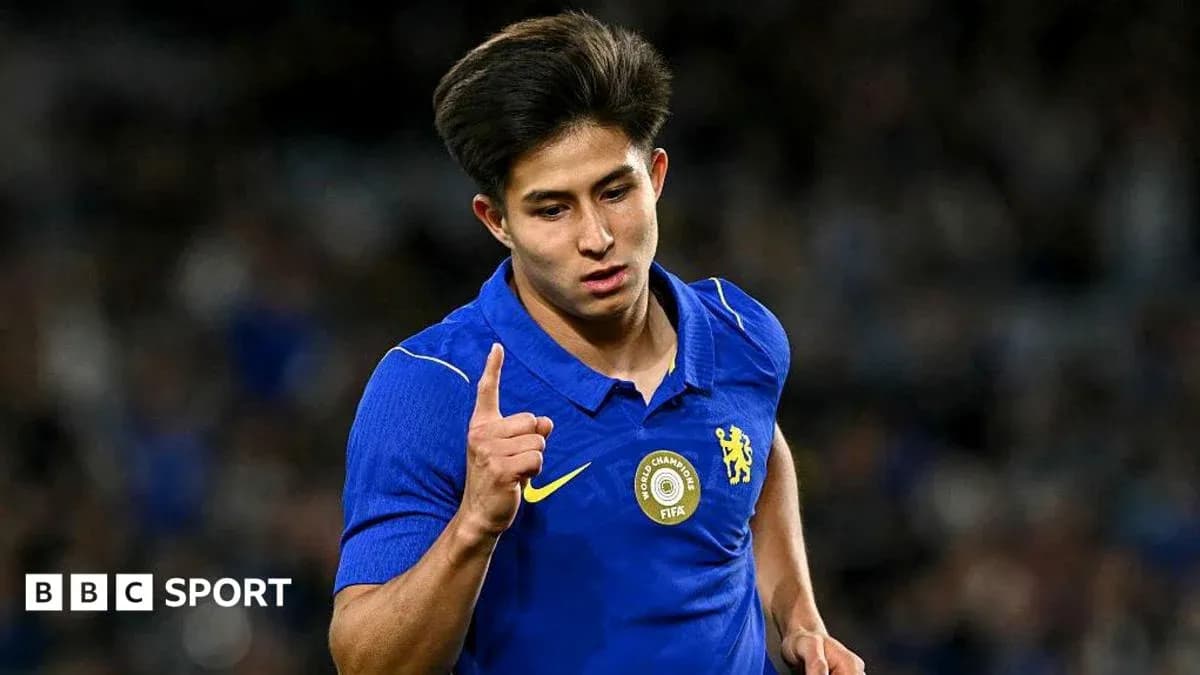 Joueur de Chelsea célébrant un but lors d'un match