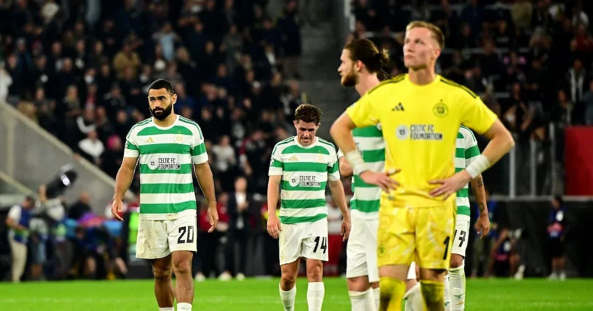Joueurs de Celtic FC marchant après une défaite