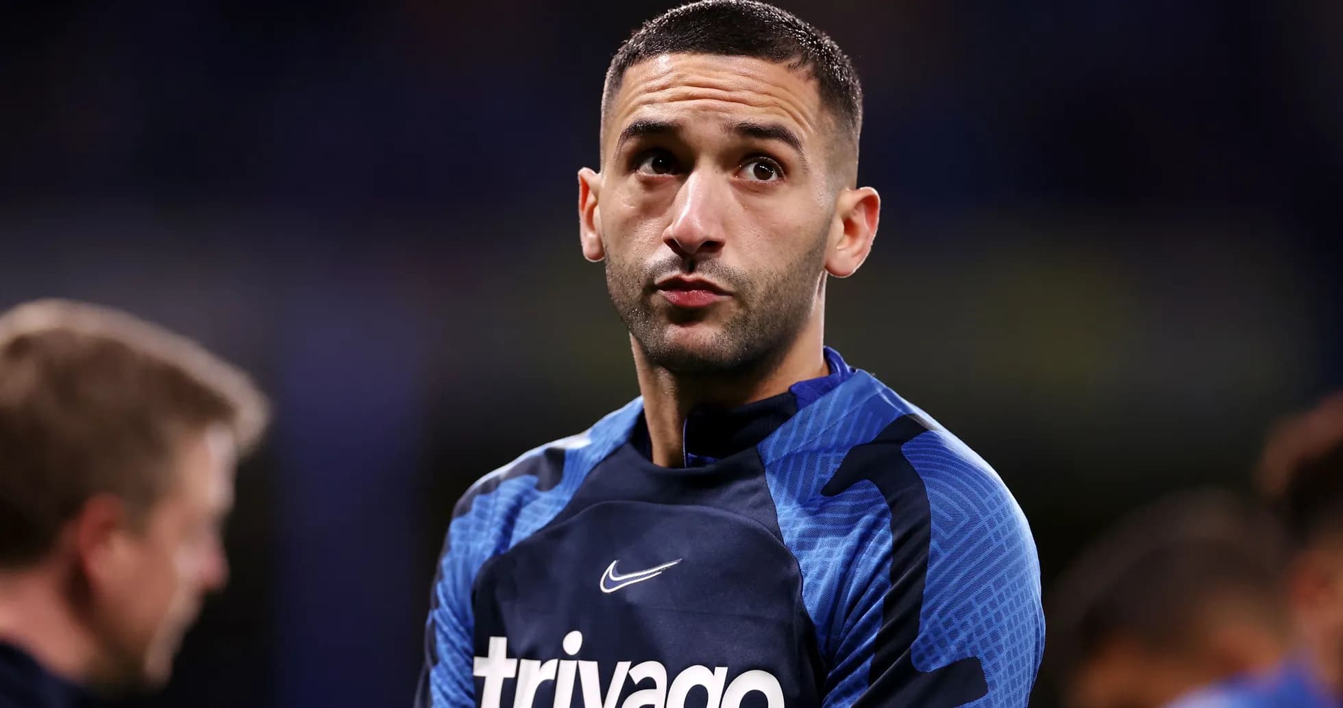 Joueur en tenue d'entraînement sur le terrain