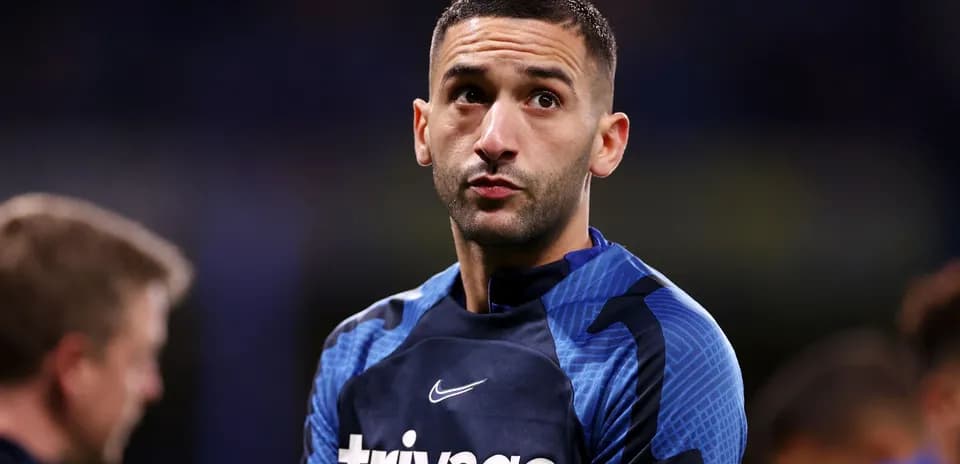 Joueur en tenue d'entraînement sur le terrain