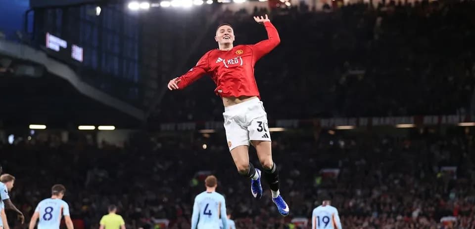 Joueur de Manchester United célébrant un but