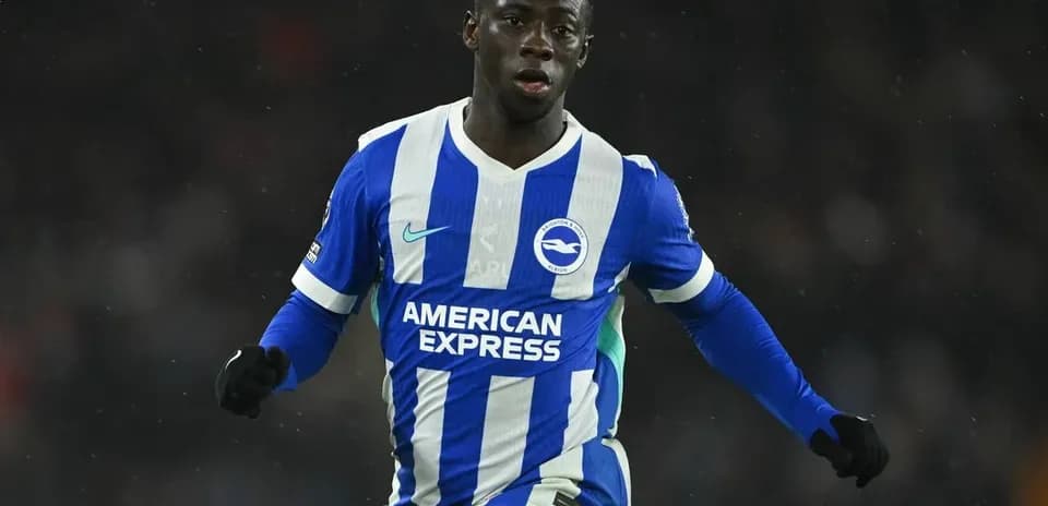 Joueur de Brighton célébrant un but sur le terrain