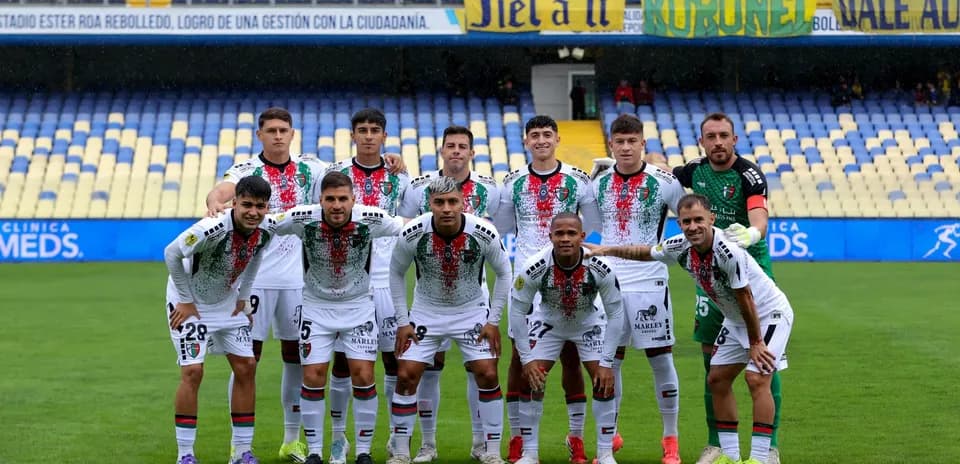 Équipe de Palestino en pose avant le match
