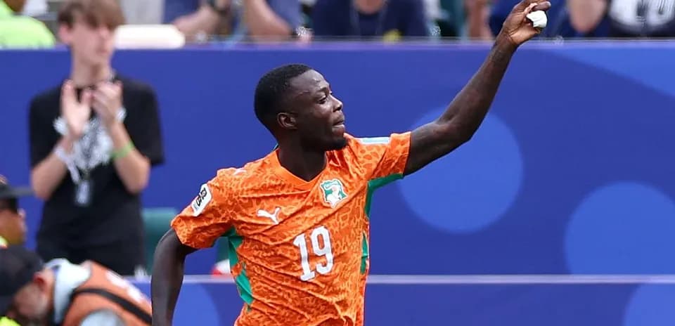 Joueur célébrant un but lors d'un match