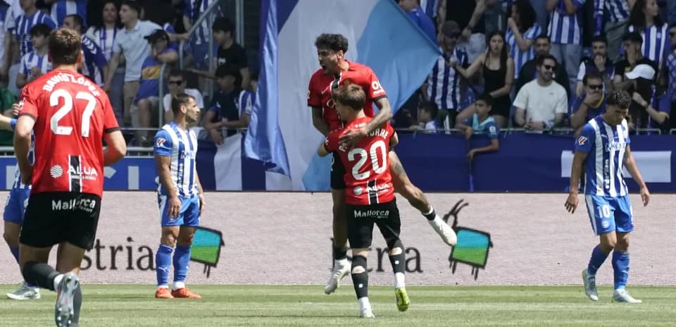 Joueurs de Mallorca célébrant un but