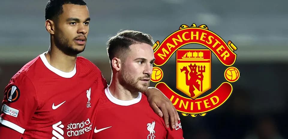 Deux joueurs de Liverpool en maillot rouge