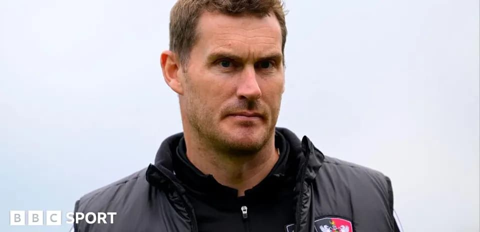 Entraîneur d'Exeter City FC avant un match