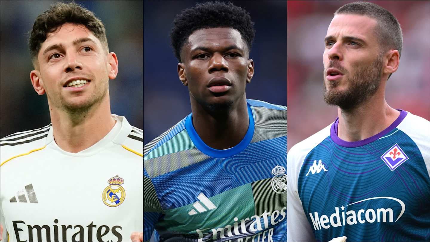 Trois joueurs de football en tenue d'équipe