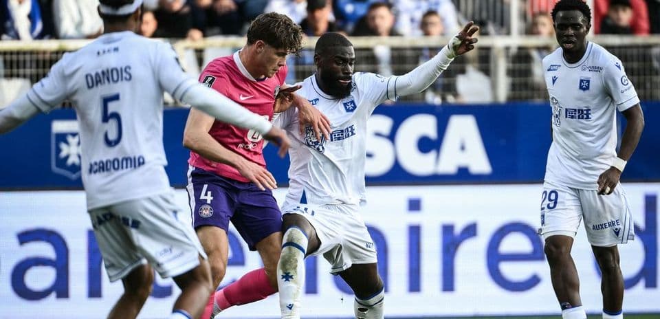 Toulouse et Auxerre font match nul (0-0) en Ligue 1.jpg