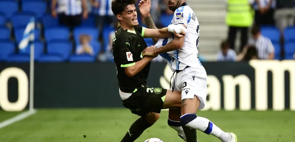 Deux joueurs s'affrontant lors du match