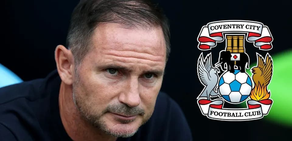Entraîneur de Coventry City avec le logo du club