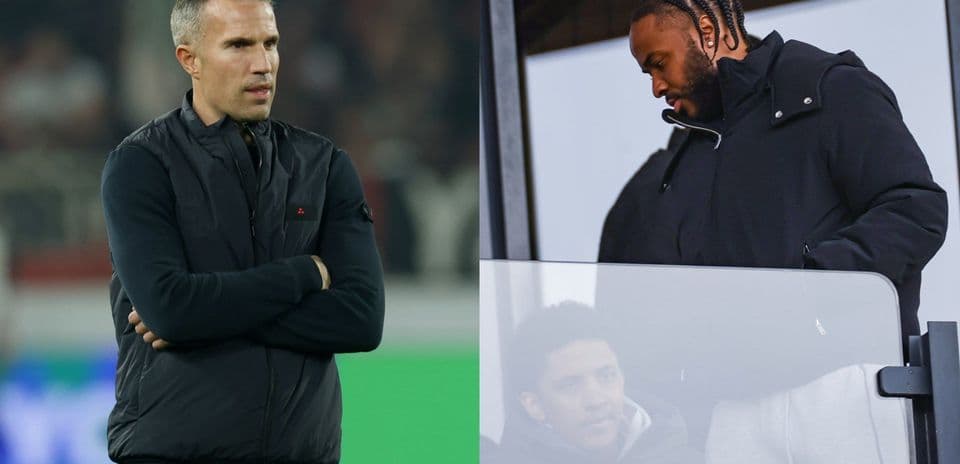 Deux hommes en position d'observation lors d'un match