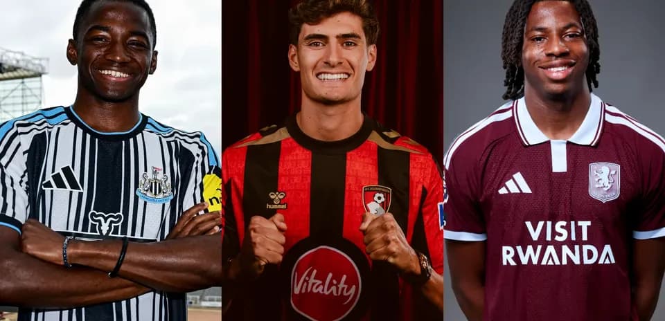 Trois joueurs de football portant des maillots d'équipe