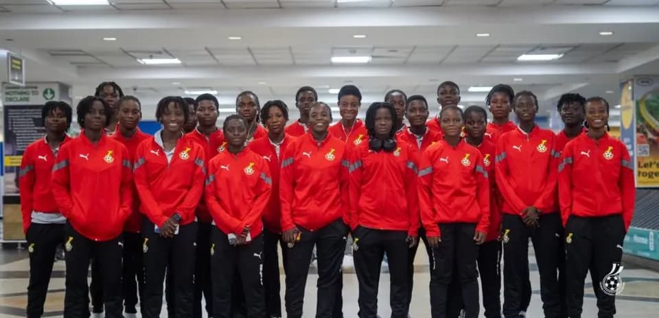 Équipe féminine de football du Ghana en tenue de voyage