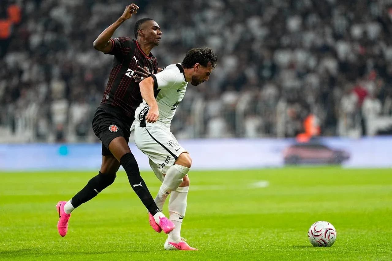 Deux joueurs en action lors du match