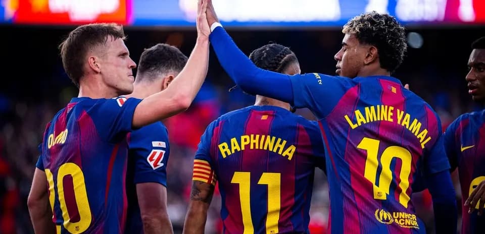 Joueurs du FC Barcelone célébrant un but