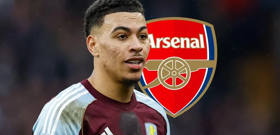 Joueur d'Aston Villa avec logo d'Arsenal en arrière-plan