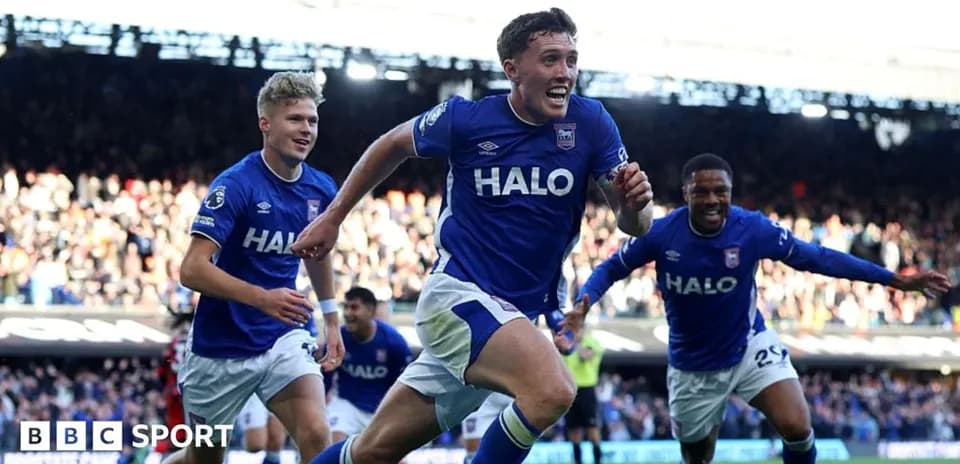 Joueurs d'Ipswich célébrant un but au stade