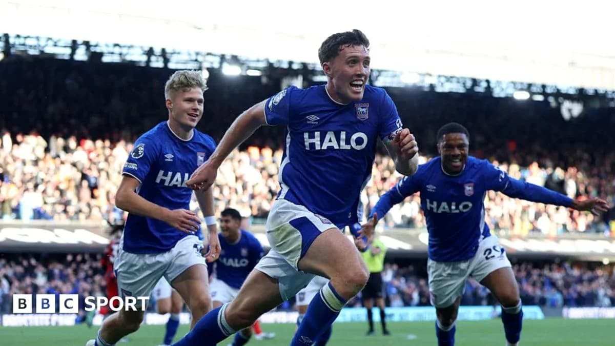 Joueurs d'Ipswich célébrant un but au stade
