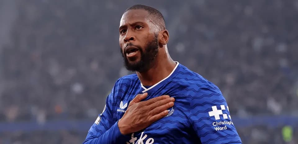 Joueur d'Everton célébrant un but