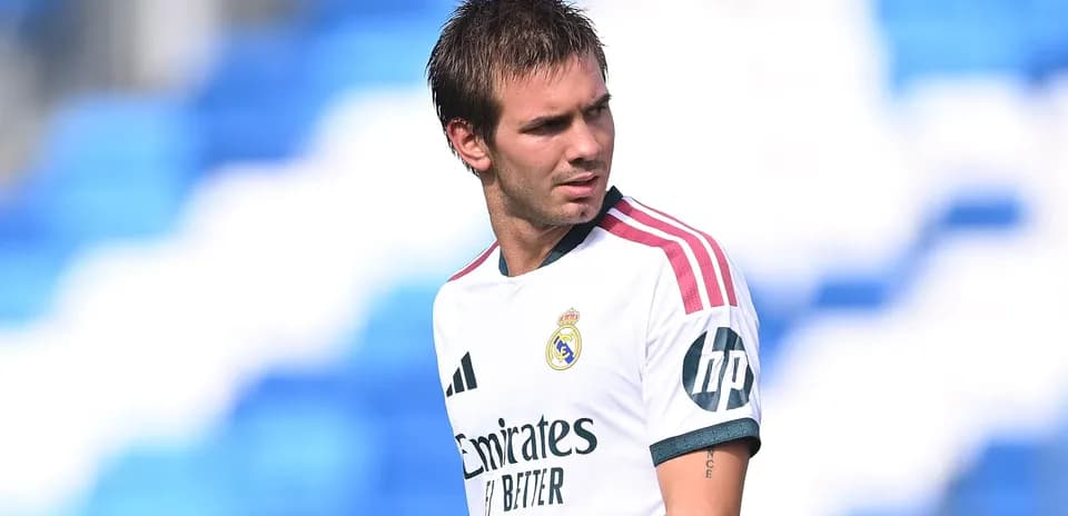 Joueur de Real Madrid sur le terrain d'entraînement