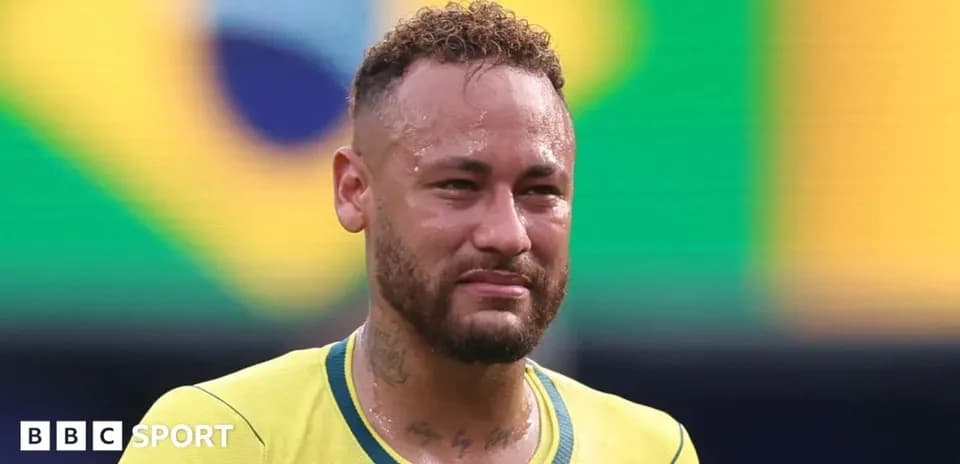 Joueur brésilien en maillot jaune après un match