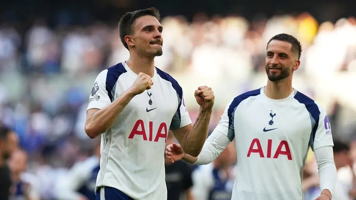 Joueurs de Tottenham célébrant une victoire