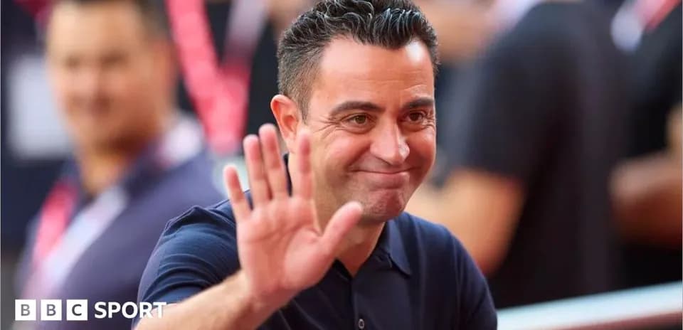 Entraîneur saluant les fans en tribune