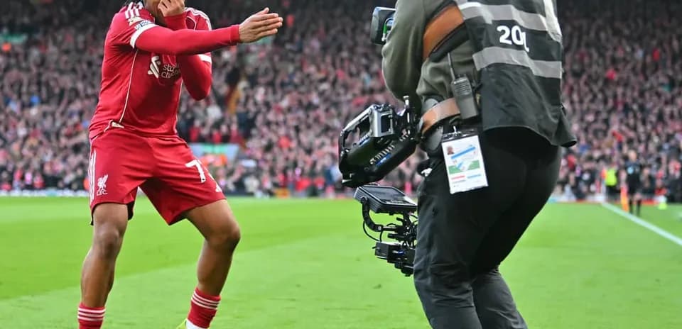 Un joueur de Liverpool célèbre un but