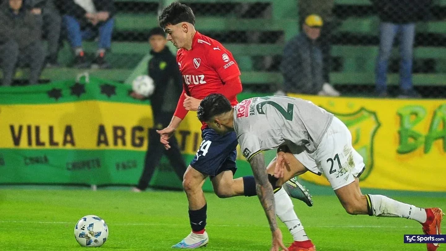 Un joueur d'Independiente en action contre Defensa Y Justicia