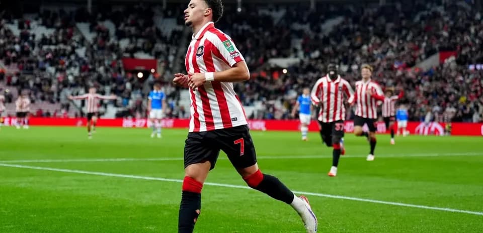 Joueur célébrant un but lors du match