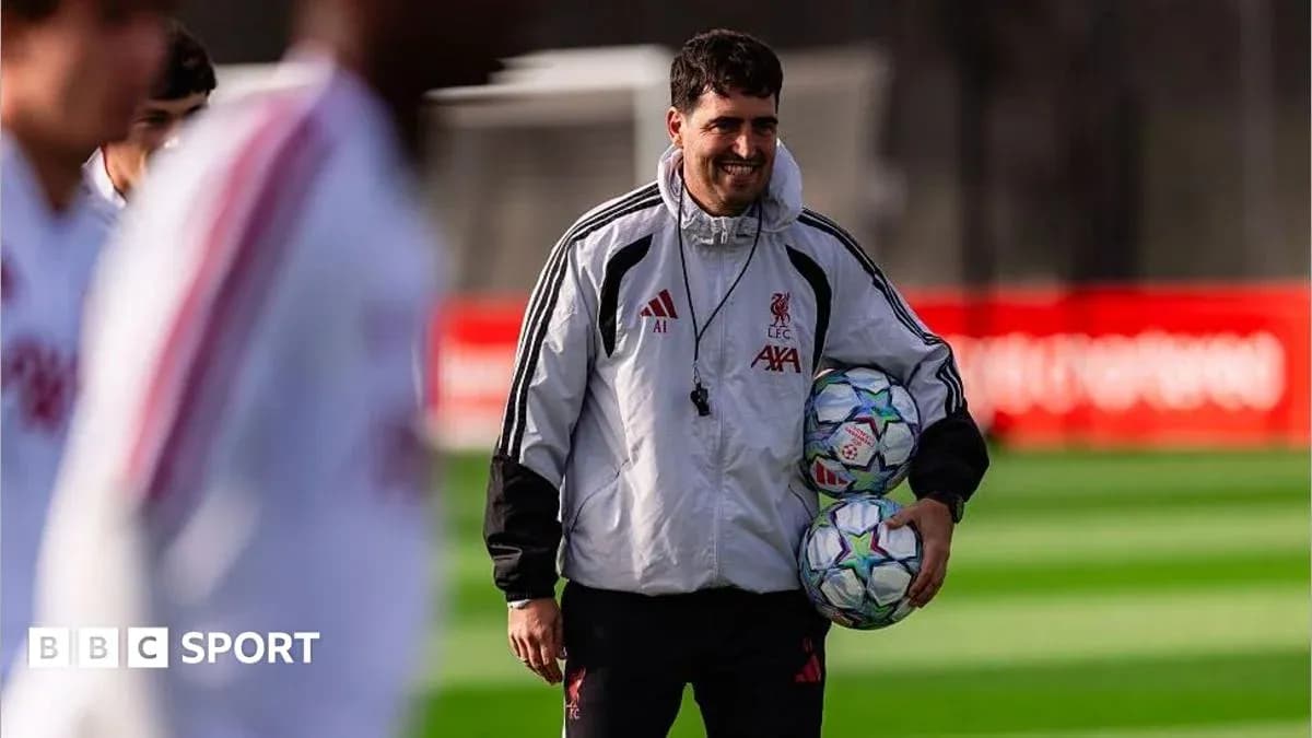 Entraîneur portant des ballons lors de l'entraînement